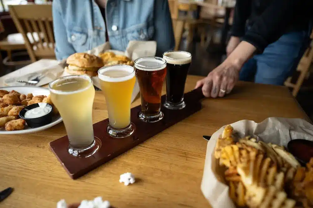 Best Sports Bar in Glendale AZ for beer burgers restaurant Crooked Pint Ale House